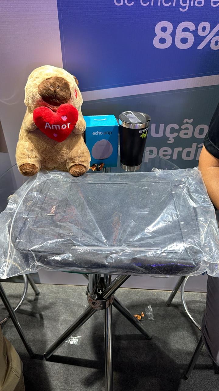 Mesa de brindes do estande Rework