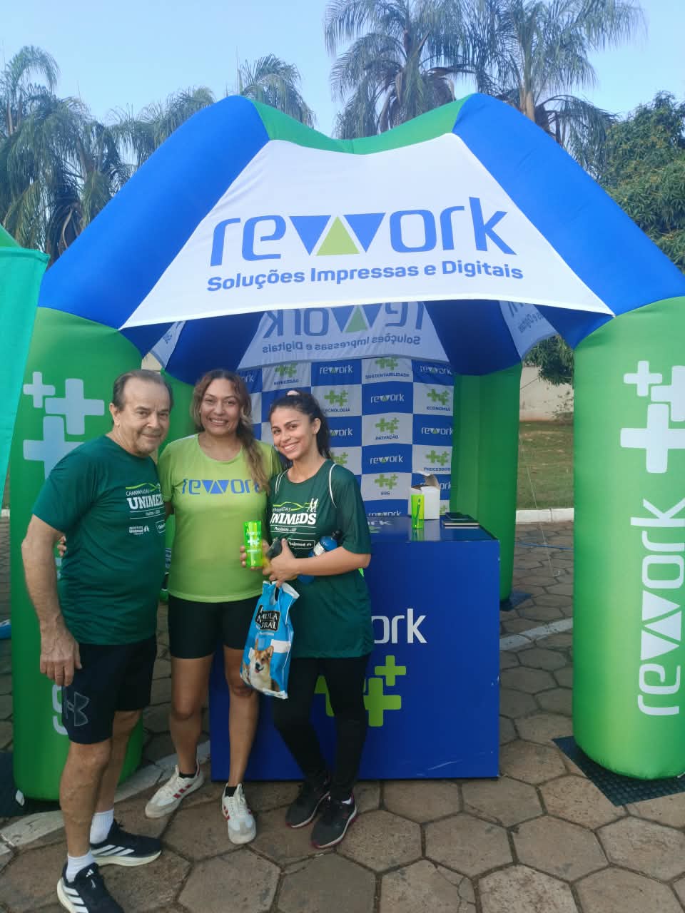 Equipe Rework no espaço da marca